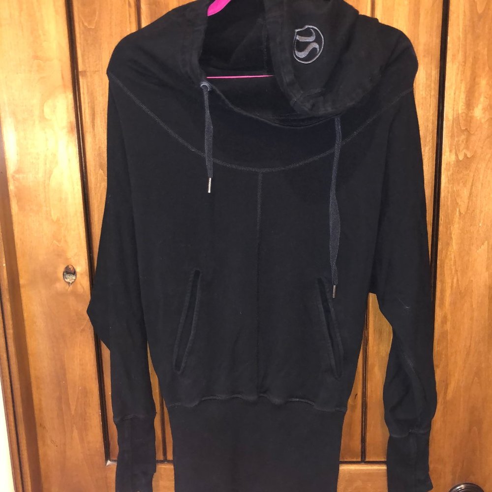Lululemon Black Fitted Hoodie